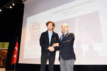 G&ouml;zlerin isimli filme 2 &ouml;d&uuml;l
