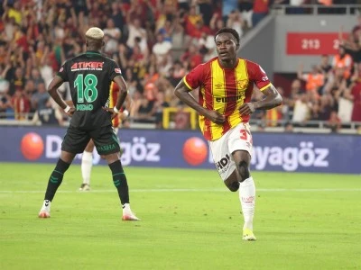 G&ouml;ztepe'de Dennis'e Premier Lig takımı talip oldu