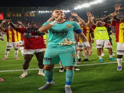 G&ouml;ztepe'de Lis ge&ccedil;mişe s&uuml;nger &ccedil;ekti