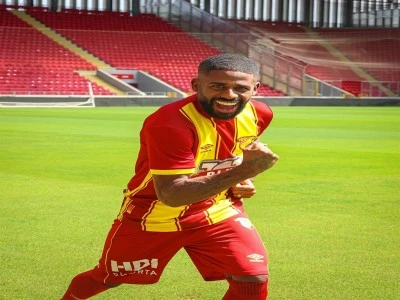 G&ouml;ztepe'de Teixeria imzayı attı