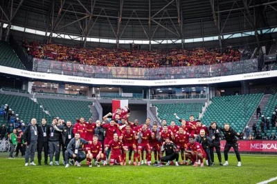 G&ouml;ztepe'de y&uuml;zler g&uuml;lmeye başladı