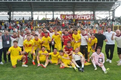 G&ouml;ztepe U19'dan tarihi başarı