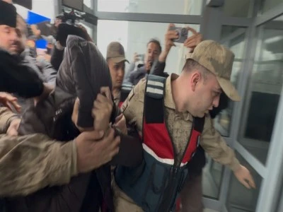 G&uuml;listan Doku soruşturmasında g&ouml;zaltına alınan eski başhekim adliyeye sevk edildi