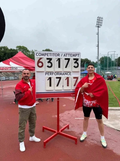 G&uuml;lleci Abd&uuml;lkerim Akdaş, tarih yazdı
