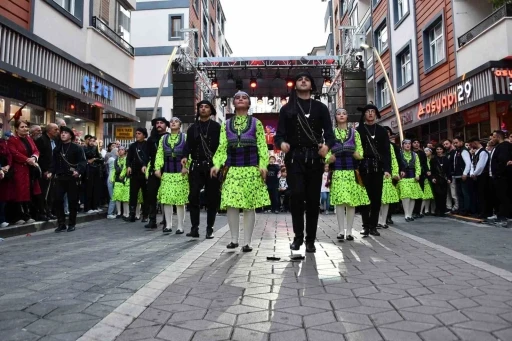 G&uuml;m&uuml;şhane&rsquo;de 27. Kuşburnu Festivali başladı
