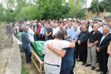 G&uuml;m&uuml;şhane&rsquo;de cinnet getirerek 2 kişiyi &ouml;ld&uuml;ren şahıs yıllar &ouml;nce de eşini &ouml;ld&uuml;rm&uuml;ş