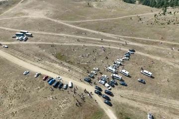 G&uuml;m&uuml;şhane&rsquo;de Zafer Bayramı&rsquo;na &ouml;zel u&ccedil;urtma şenliği d&uuml;zenlendi
