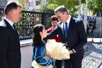 G&uuml;m&uuml;şhane Valisi Aydın Baruş g&ouml;revine başladı
