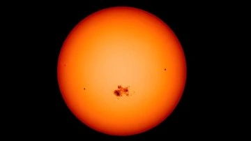 G&uuml;neş'teki son yılların en b&uuml;y&uuml;k patlaması, D&uuml;nya'daki radyo sinyallerini ge&ccedil;ici devre dış