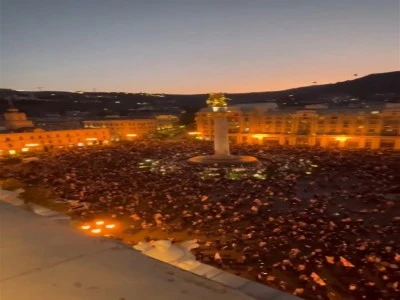 G&uuml;rcistan'da halk ile polis arasında &ccedil;atışma: 27 yaralı