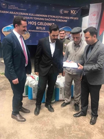 G&uuml;roymak&rsquo;ta 23 &ccedil;ift&ccedil;iye kuru fasulye tohumu dağıtıldı
