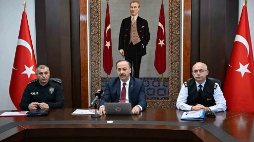 G&uuml;venlik toplantısında &rsquo;Kişisel bilgilerinizi koruyun&rsquo; uyarısı
