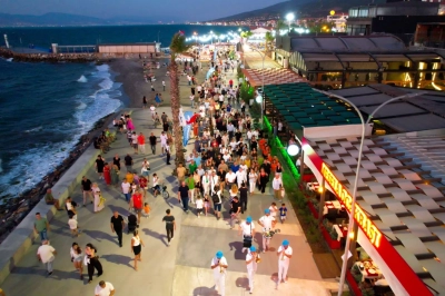 G&uuml;zelbah&ccedil;e&rsquo;nin Yeni &lsquo;Kordon Boyu&rsquo; A&ccedil;ıldı