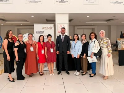 Taşların dilinde kadının hik&acirc;yesi: &ldquo;Bin Par&ccedil;a Bir Kadın&rdquo; sergisi Bursa&rsquo;da a&ccedil;ıldı
