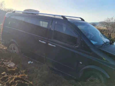 Isparta&rsquo;da ara&ccedil; şarampole u&ccedil;tu: 10 yaralı