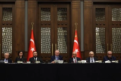 Cumhurbaşkanı&nbsp;Erdoğan: "Hicri 61 yılının 10 Muharrem g&uuml;n&uuml;nde bedenler bir bir toprağa d&uuml;şse de hak ve hakikat yere d&uuml;şmemiştir"