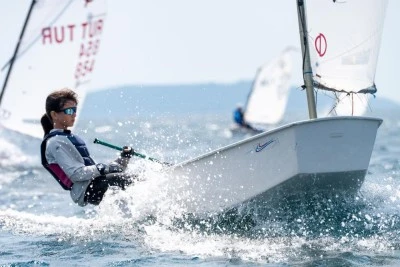 TAYK-Eker Olympos Regatta'da gen&ccedil; yelkenciler Marmara'da r&uuml;zg&acirc;rla yarıştı