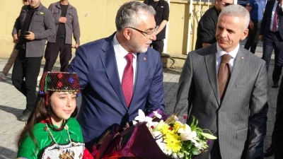 &Ccedil;alışma Bakanı Işıkhan Ardahan&rsquo;da