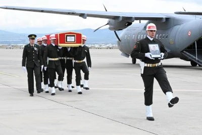 Şehit Binbaşı Sinan Taştekin'in naaşı memleketi Isparta'da