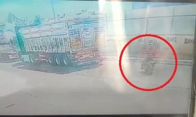 Park halindeki TIR&rsquo;a &ccedil;arpan motosikletin s&uuml;r&uuml;c&uuml;s&uuml; ağır yaralandı