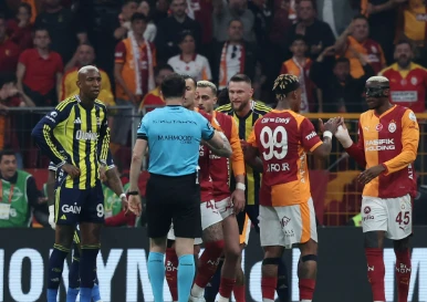 Galatasaray - Fenerbah&ccedil;e: 1-0 (İLK YARI)