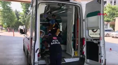TIR ile &ccedil;arpışan motosikletin s&uuml;r&uuml;c&uuml;s&uuml; ağır yaralandı