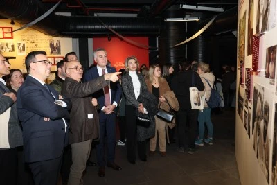 Nil&uuml;fer'de Rıfat Ilgaz eserleri