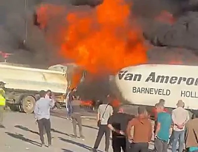 Hatay'da, y&uuml;k boşaltan TIR&rsquo;larda &ccedil;ıkan yangın korkuttu