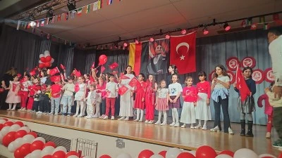 M&Uuml;NİH'TE 23 NİSAN VE 19 MAYIS COŞKUSU SALONA SIĞMADI