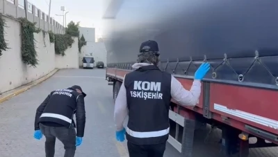 7 milyon 500 bin liralık ka&ccedil;ak t&uuml;t&uuml;n ile boş makaron TIR'da ele ge&ccedil;irildi