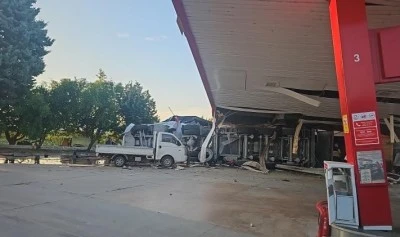 Bursa'da bir TIR akaryakıt istasyonuna daldı: 1 &ouml;l&uuml;