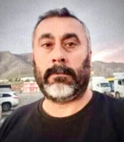 Lastiği patlayan TIR, &ouml;n&uuml;ndeki TIR'a &ccedil;arptı ; 1 &ouml;l&uuml;