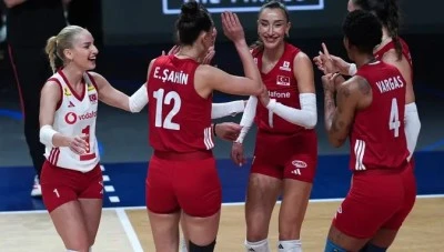 CUMHURİYETİN KIZLARI D&Uuml;NYA ŞAMPİYONU