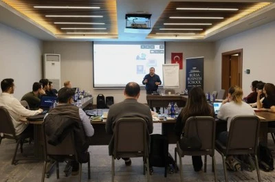 Bursa Business School'da yapay zek&acirc; destekli e-ticaret programı