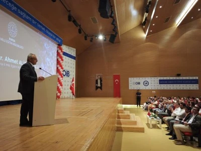 Eğitimde dijital d&ouml;n&uuml;ş&uuml;m ve yapay zek&acirc; teknolojileri Bursa&rsquo;da ele alındı