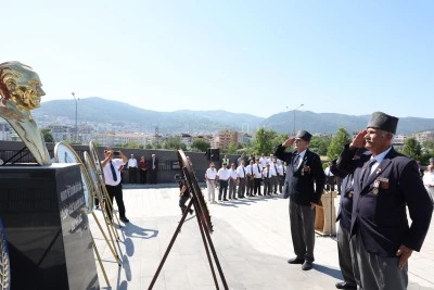 Kıbrıs Barış Harek&acirc;tı'nın 51. yıl d&ouml;n&uuml;m&uuml; i&ccedil;in Bursa'da t&ouml;ren