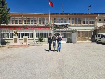 Interpol&rsquo;&uuml;n kırmızı b&uuml;ltenle aradığı ter&ouml;rist Eskişehir&rsquo;de yakalandı