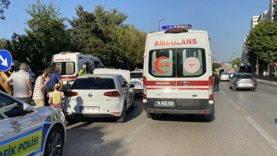 &nbsp;Park uygulaması yapan polise otomobil &ccedil;arptı