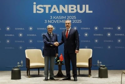 Dışişleri Bakanı Hakan Fidan, Pakistanlı mevkidaşı Mohammad Ishaq Dar ile bir araya geldi