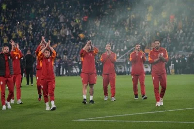 DERBİ MA&Ccedil;INDA BERABERLİK:  Fenerbah&ccedil;e: 1 - Galatasaray: 1