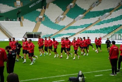 A MİLLİ TAKIM BURSA'DA  İTALYA'YI AĞIRLIYOR ! 