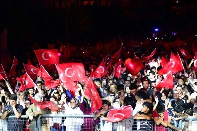 Kestel Belediyesi&rsquo;nin 30 Ağustos Kutlamalarında Mela Bedel R&uuml;zg&acirc;rı