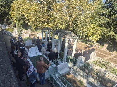 Zeki M&uuml;ren&nbsp;30. &ouml;l&uuml;m yıld&ouml;n&uuml;m&uuml;nde&nbsp;Bursa&rsquo;da anıldı