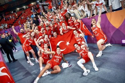 FIBA Kadınlar EuroBasket'te T&uuml;rkiye ma&ccedil;ında seyirci rekoru kırıldı