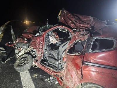 TIR ile hafif ticari ara&ccedil; &ccedil;arpıştı: 3 &ouml;l&uuml;