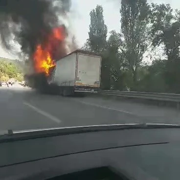 Gemlik'te TIR yangını