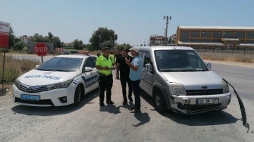 Hafif ticari ara&ccedil;la motosikletin &ccedil;arpıştığı kazada motosiklet s&uuml;r&uuml;c&uuml;s&uuml; yaralandı
