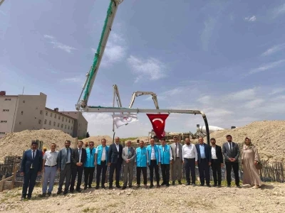 Hafızlık ve Kur&rsquo;an kursu temeli dualarla atıldı
