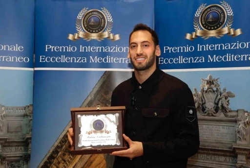 Hakan &Ccedil;alhanoğlu, Santarelli, H&uuml;seyin Y&uuml;cel ve Mehmet Akif &Uuml;st&uuml;ndağ&rsquo;a İtalya&rsquo;dan &ouml;d&uuml;l
