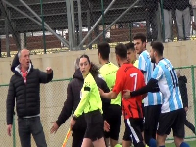 Hakem d&ouml;ven futbolcu hakkında karar! 